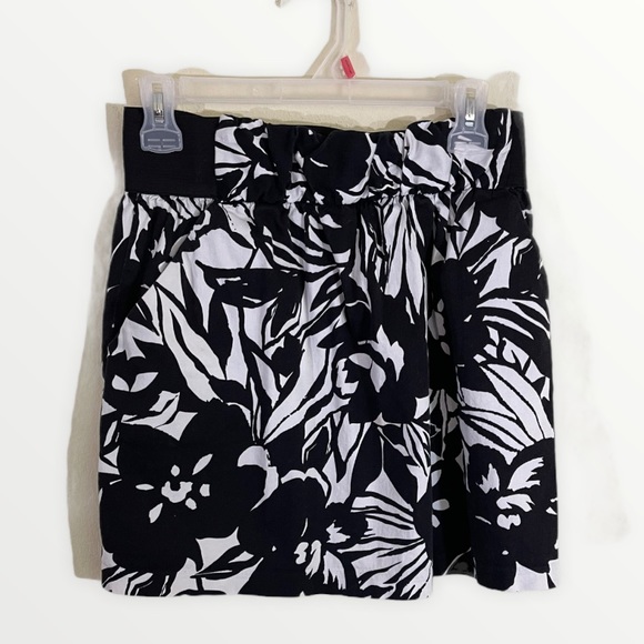 BCX black and white floral mini skirt - Picture 1 of 5